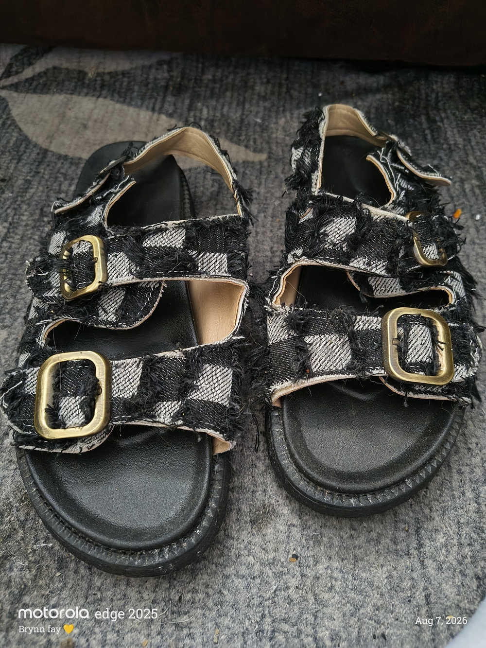 Sandals - Picture 1 of 4